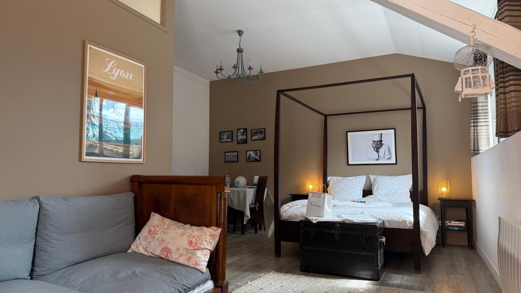 Univers Bocuse - A 200 M De La Legende Bed & Breakfast